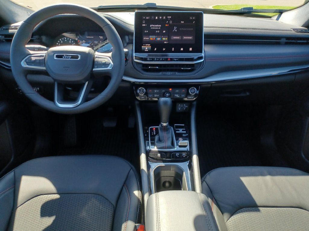 Used 2026 Jeep Compass Trailhawk AWD/4WD image 23