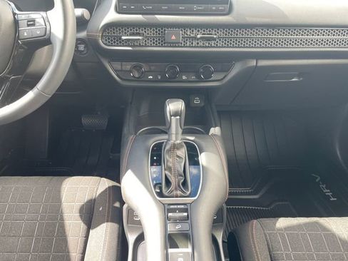 Used 2024 Honda HR-V Sport image 11