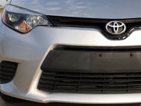 Used 2014 Toyota Corolla LE image 9