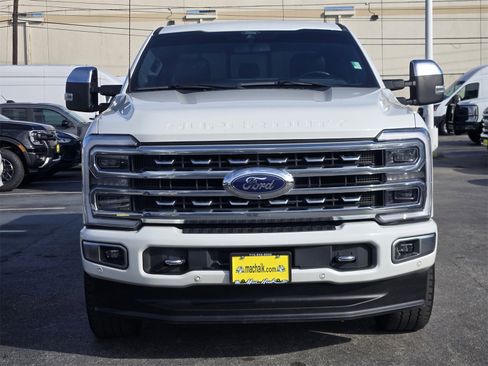 Used 2024 Ford F250 Platinum image 2