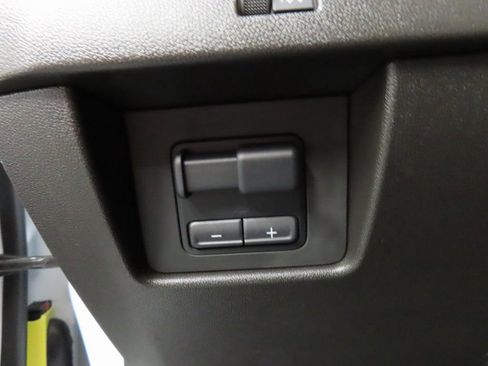 Used 2025 GMC Canyon AT4 w/ Technology Plus Package image 46