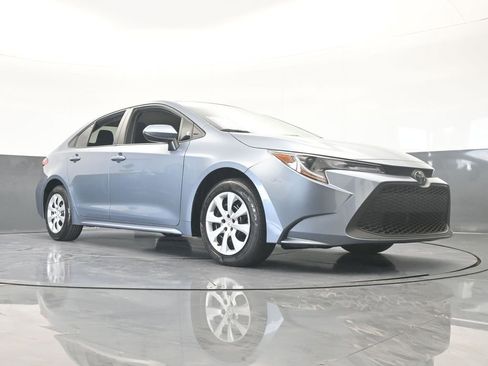 Used 2022 Toyota Corolla LE image 59