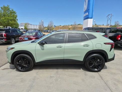 Used 2025 Chevrolet Trax ACTIV FWD image 1
