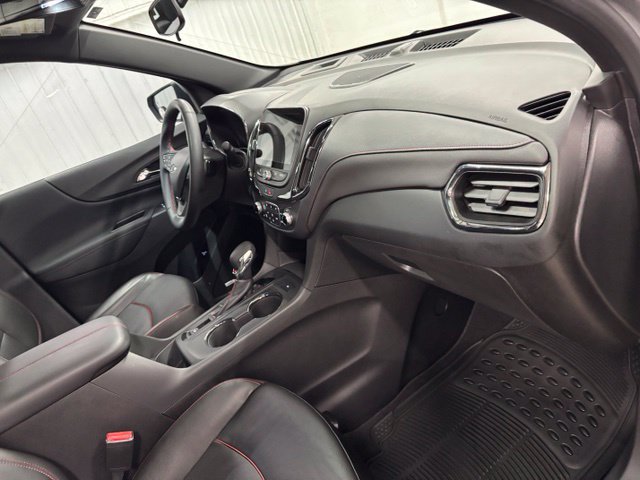 Used 2023 Chevrolet Equinox RS w/ RS Leather Package FWD image 16