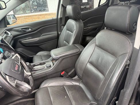 Used 2019 GMC Acadia SLT w/ Black Edition image 3