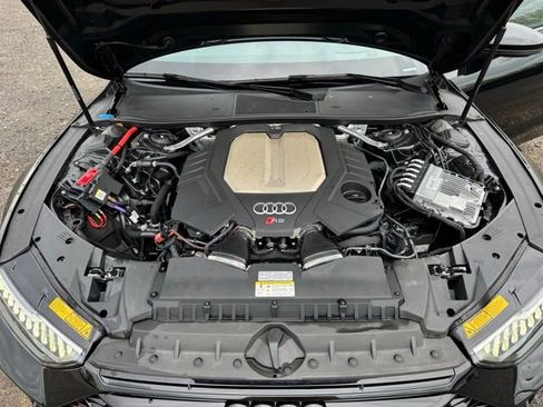 Used 2024 Audi RS 7 Performance AWD/4WD image 32
