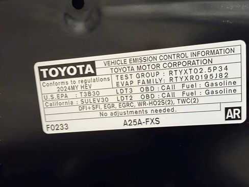 Used 2024 Toyota Sienna LE AWD/4WD image 42
