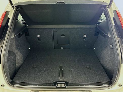 Used 2025 Volvo XC40 B5 Plus w/ Climate Package image 25