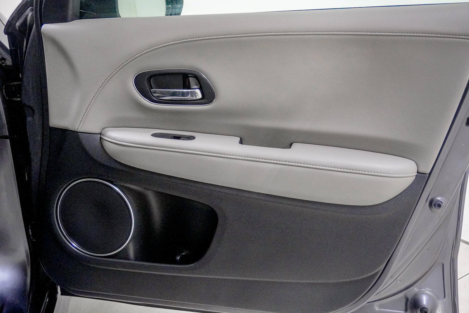 Used 2020 Honda HR-V Touring image 33