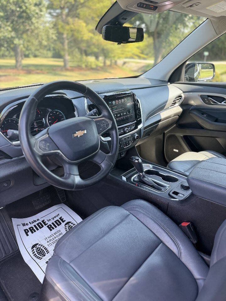 Used 2018 Chevrolet Traverse LT FWD image 5
