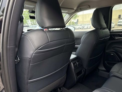 New 2026 Mitsubishi Outlander SE FWD image 12