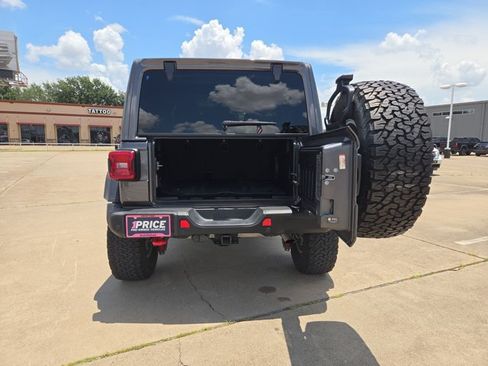 Used 2022 Jeep Wrangler Unlimited Rubicon w/ Xtreme Recon 35" Tire Package AWD/4WD image 6
