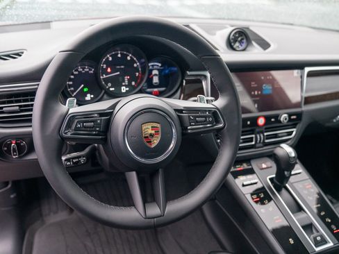 Certified 2026 Porsche Macan AWD/4WD image 14
