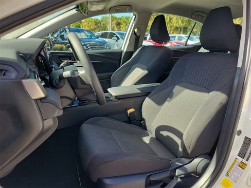 Used 2025 Toyota Camry LE image 17