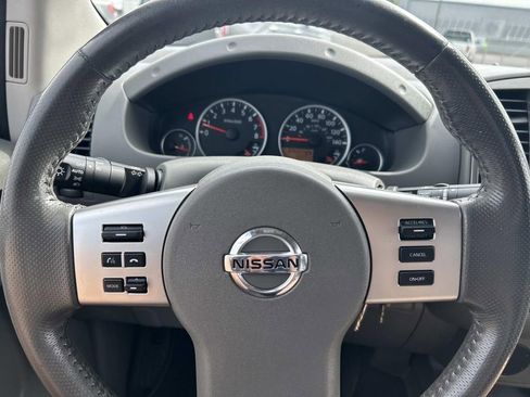 Used 2019 Nissan Frontier SL RWD image 29
