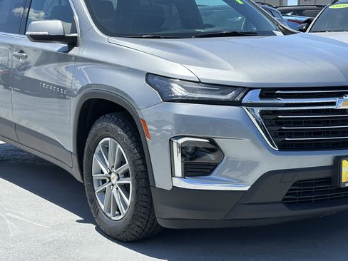 Used 2023 Chevrolet Traverse LT FWD image 11