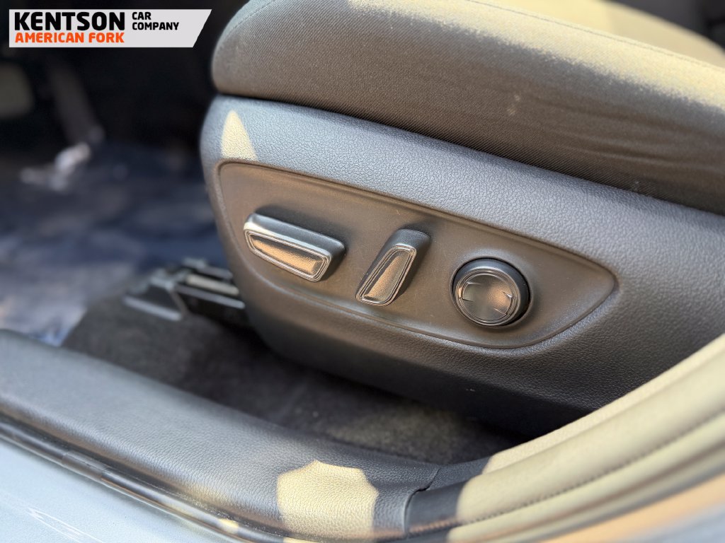 Used 2025 Toyota RAV4 XLE AWD/4WD image 26