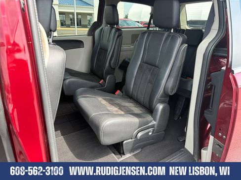 Used 2020 Dodge Grand Caravan SXT FWD image 23