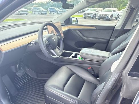 Used 2024 Tesla Model Y Long Range AWD/4WD image 5