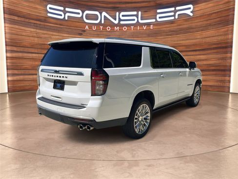 Used 2024 Chevrolet Suburban High Country w/ Premium Package AWD/4WD image 7
