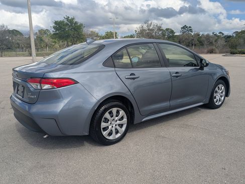 Used 2023 Toyota Corolla LE image 5