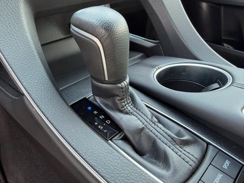Used 2019 Toyota Avalon XLE FWD image 31