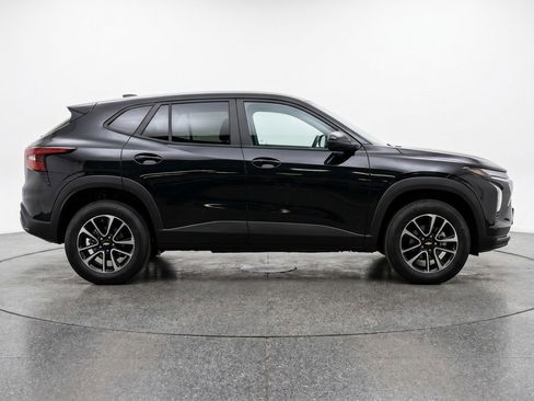 Used 2025 Chevrolet TrailBlazer LT FWD image 11