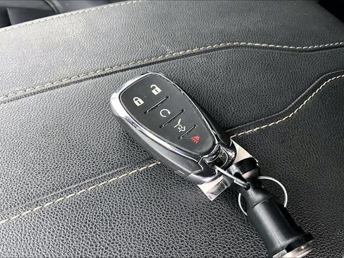 Used 2023 Chevrolet Traverse LT w/ LT Premium Package FWD image 13