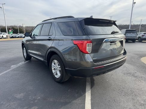 Used 2020 Ford Explorer XLT w/ Comfort Package image 3