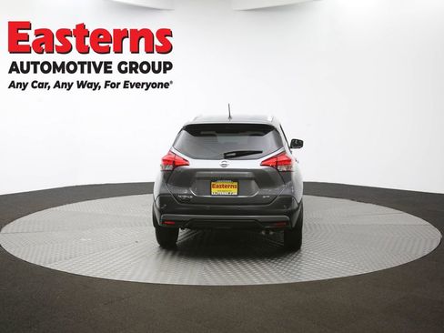 Used 2020 Nissan Kicks SR FWD image 35