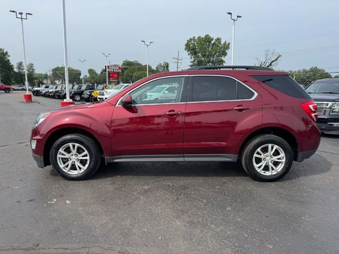 Used 2017 Chevrolet Equinox LT w/ Convenience Package FWD image 2