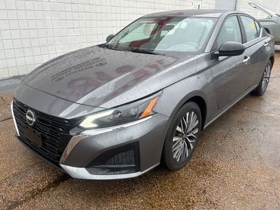 Used 2025 Nissan Altima 2.5 SV