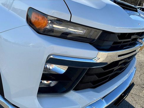 Used 2024 Chevrolet Silverado 2500 LT w/ Convenience Package image 31