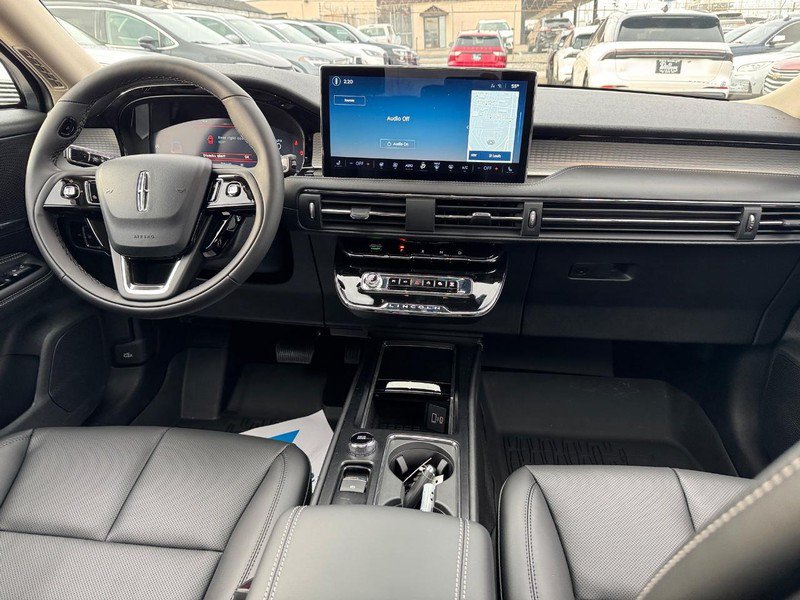 Used 2025 Lincoln Corsair AWD w/ Equipment Group 101A image 13