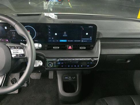 Used 2025 Hyundai Ioniq 5 Limited image 11