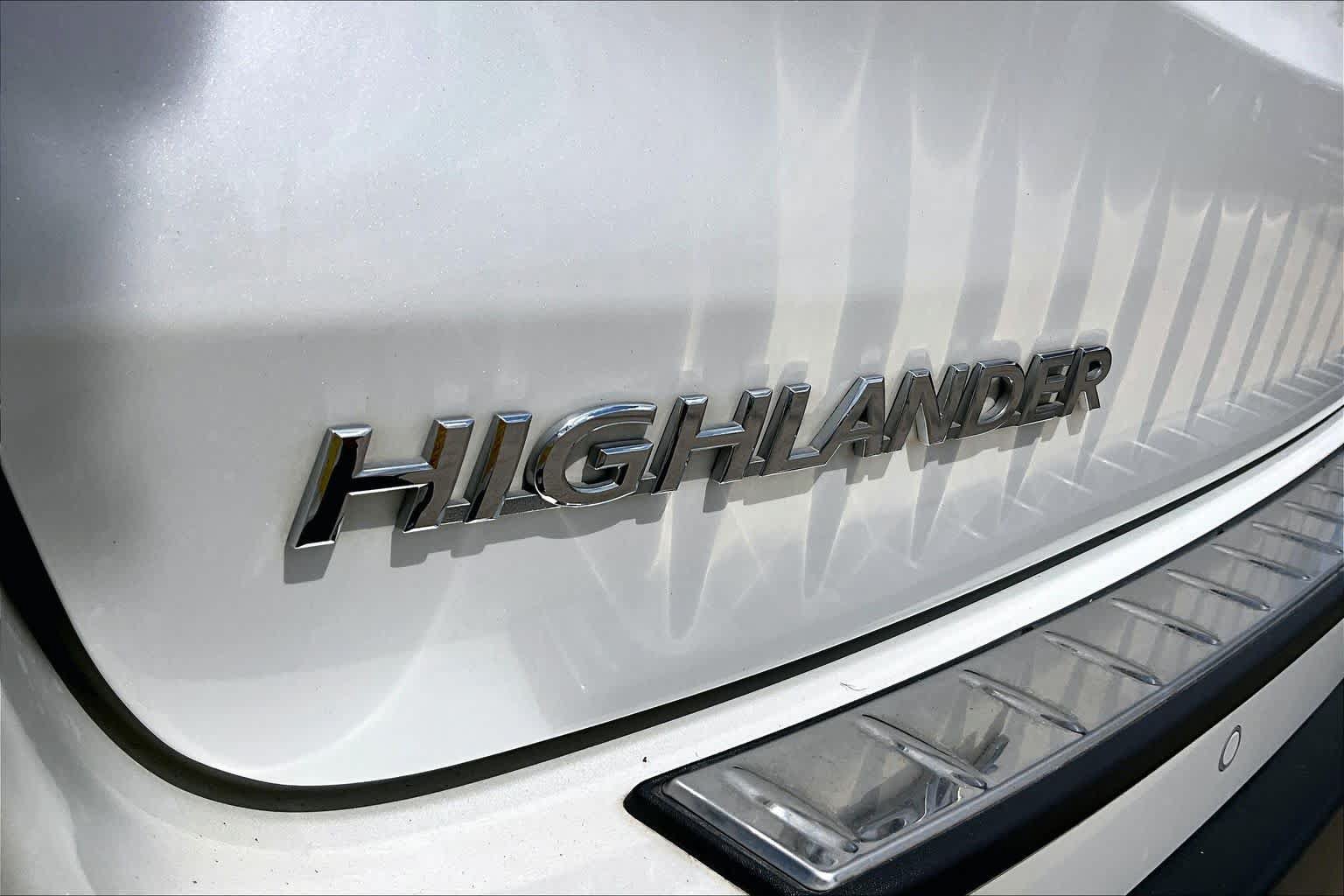 Used 2017 Toyota Highlander Limited FWD image 31