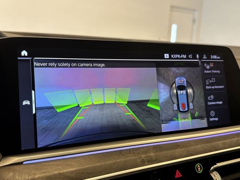 Used 2020 BMW X7 xDrive40i w/ M Sport Package image 17