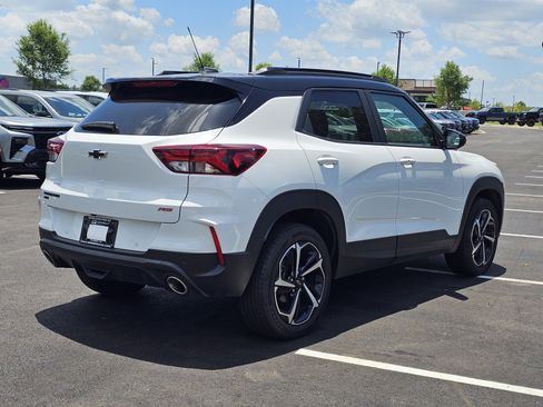 Used 2023 Chevrolet TrailBlazer RS w/ Sun and Liftgate Package AWD/4WD image 9