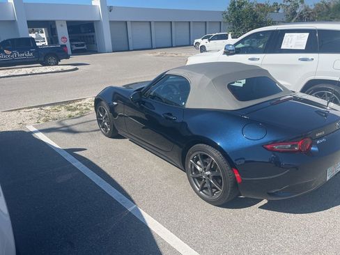 Used 2021 MAZDA MX-5 Miata Grand Touring image 3
