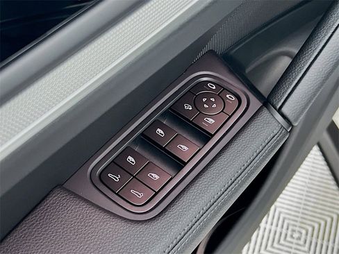 New 2026 Porsche Cayenne Base image 20