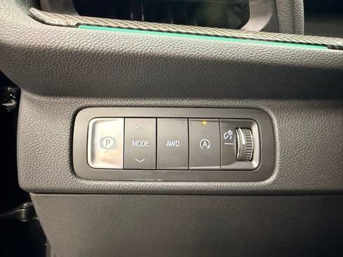 Certified 2025 Chevrolet Traverse High Country AWD/4WD image 19