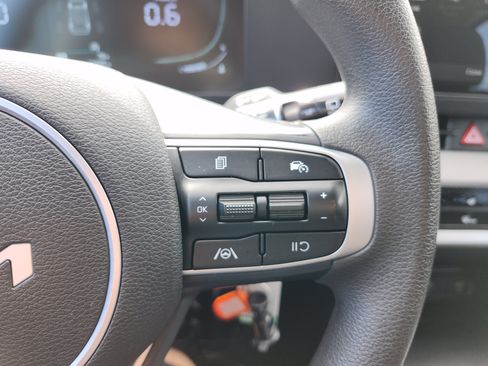 Used 2024 Kia Sportage LX AWD/4WD image 30