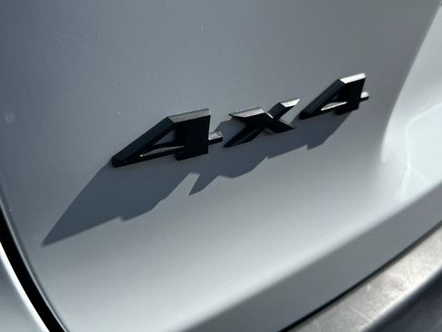 Used 2020 Jeep Cherokee Trailhawk w/ Cold Weather Group image 11