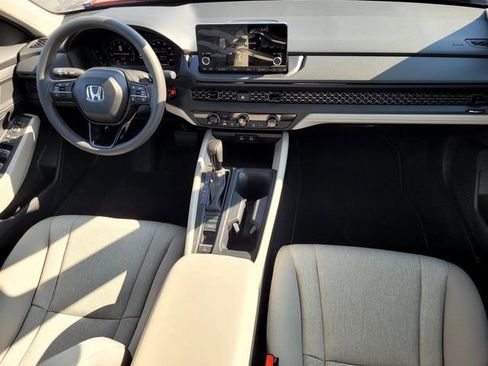 Used 2025 Honda Accord LX image 32