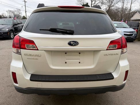 Used 2010 Subaru Outback 2.5i Premium image 7