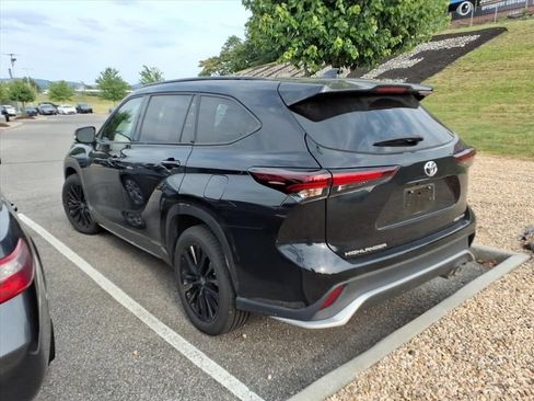 Used 2024 Toyota Highlander XSE AWD/4WD image 3