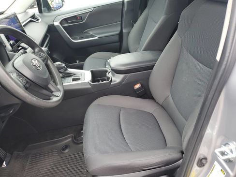 Certified 2023 Toyota RAV4 LE AWD/4WD image 17