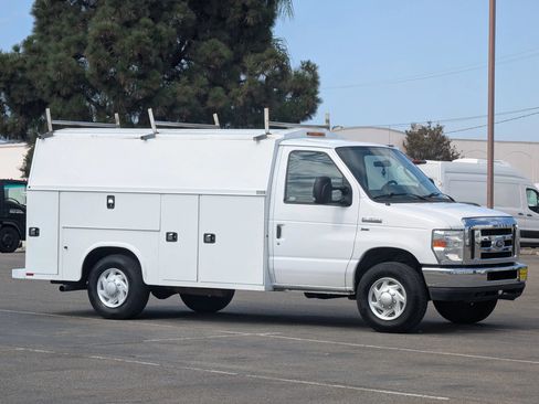 Used 2016 Ford E-350 and Econoline 350 Super Duty w/ Power Windows & Locks Group RWD image 1