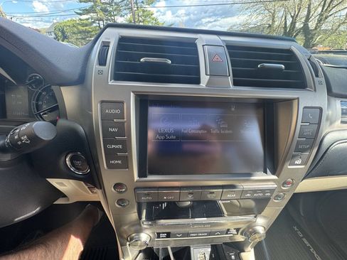 Used 2020 Lexus GX 460 Premium w/ Premium Package AWD/4WD image 21