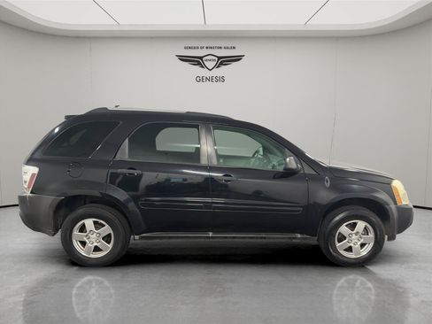 Used 2005 Chevrolet Equinox LS w/ Preferred Equipment Group AWD/4WD image 6